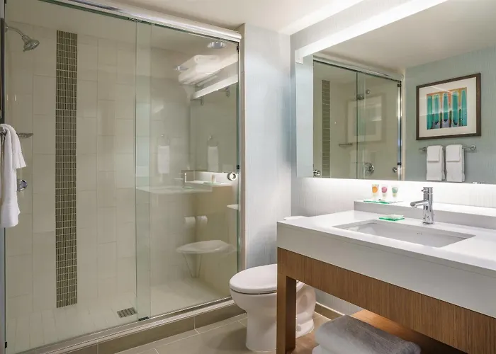 Upper Floors King Room