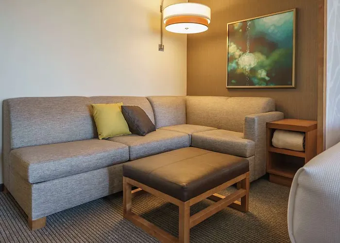 Upper Floors King Room